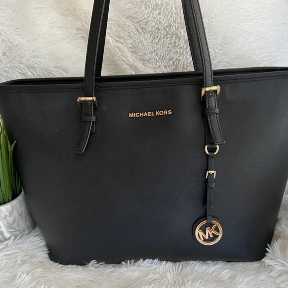 Michael Kors Handbags - 🎉HPx2🎉 Michael Kors Large Black Saffiano Jet Set Tote Handbag